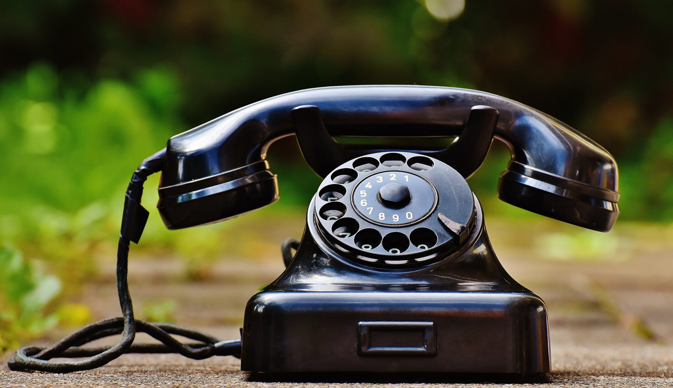 Klassisches schwarzes Wählscheiben-Telefon